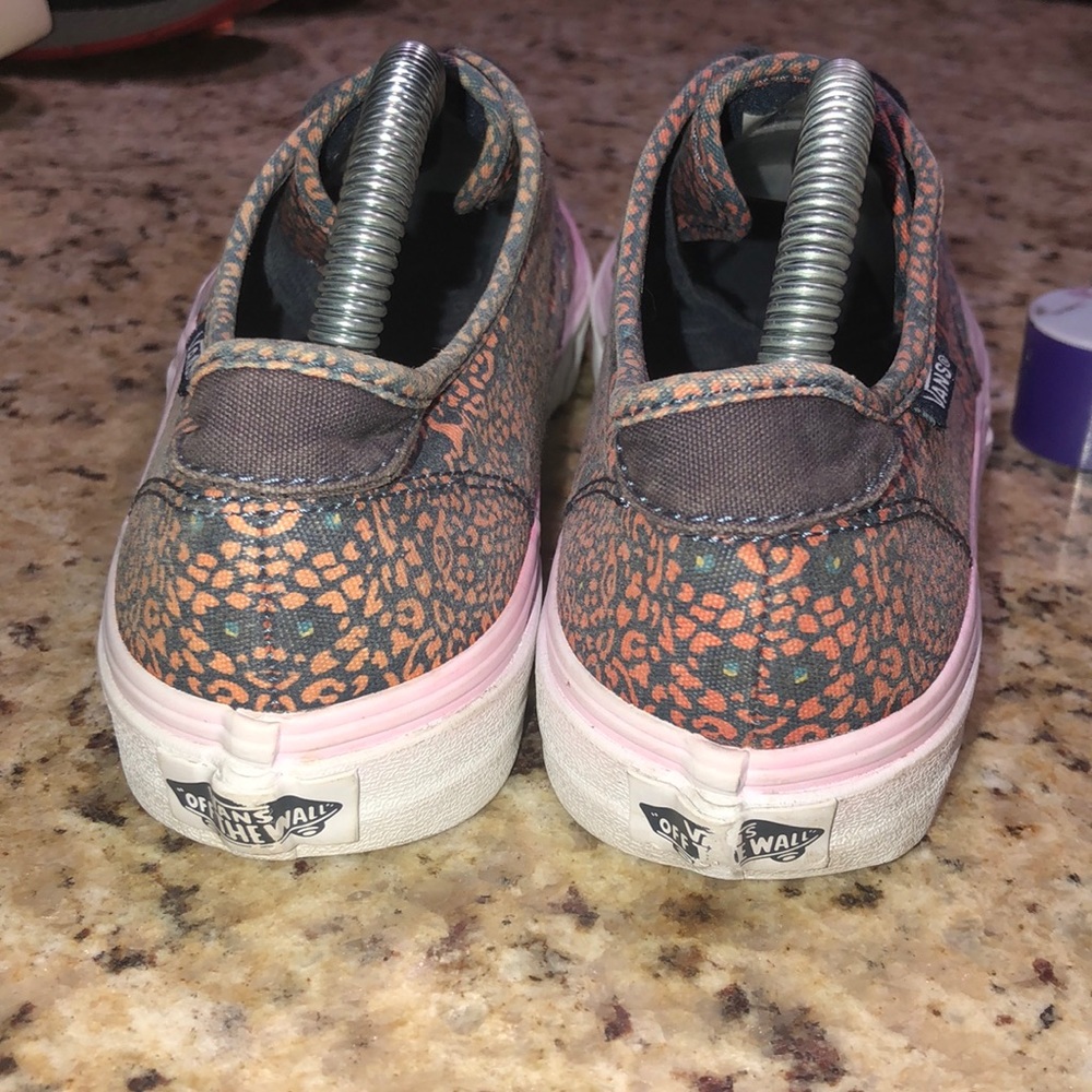 Vans - Picture 4 of 8